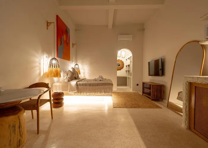 Maison Boheme Modern & With Pool In