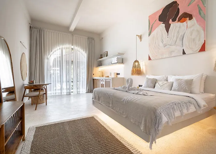 Maison Boheme Modern & With Pool In