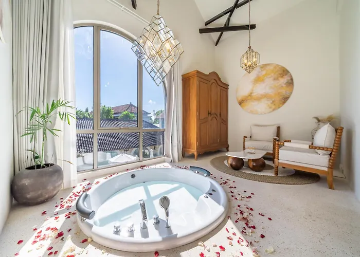 Maison Boheme Modern & With Pool In